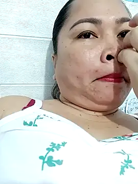 XXLorie 02 online show from September 24, 2025, 1:20 am