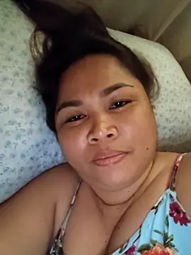 XXLorie 02 online show from April 8, 2026, 6:02 am