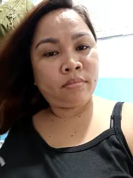 XXLorie 02 online show from June 14, 2026, 7:54 am
