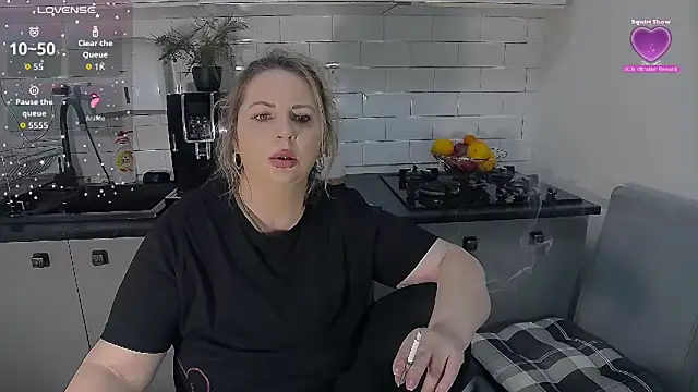 erikaerika online show from February 15, 2026, 4:36 pm