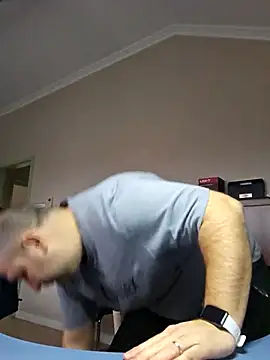 Andrew1900529 online show from November 28, 2025, 8:06 am