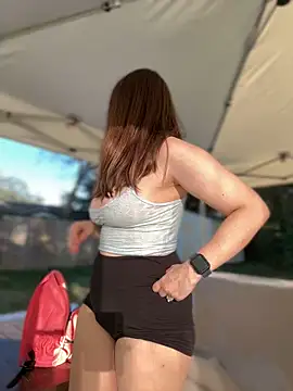 MaggyMayI online show from December 19, 2024, 9:06 pm