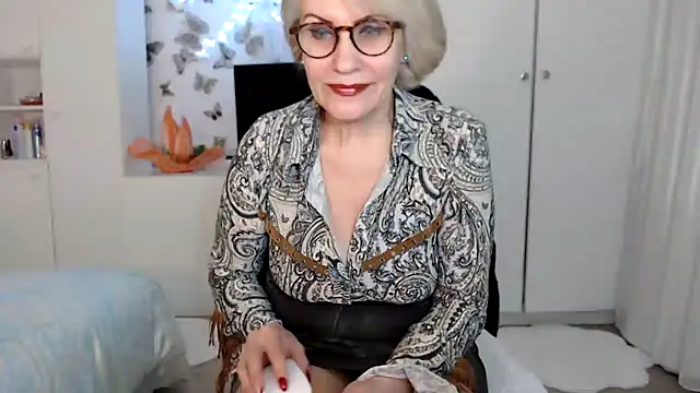 Ghertrude52 online show from February 22, 2025, 4:51 am