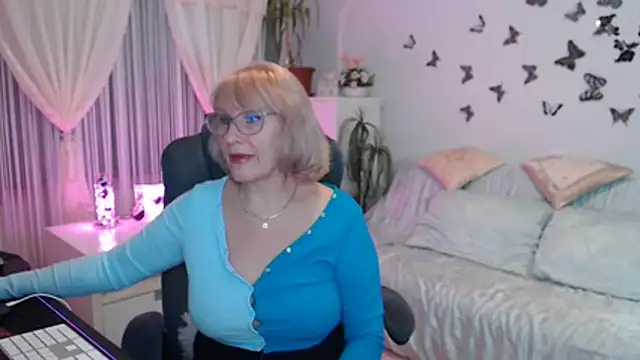 Ghertrude52 online show from November 15, 2025, 4:10 am