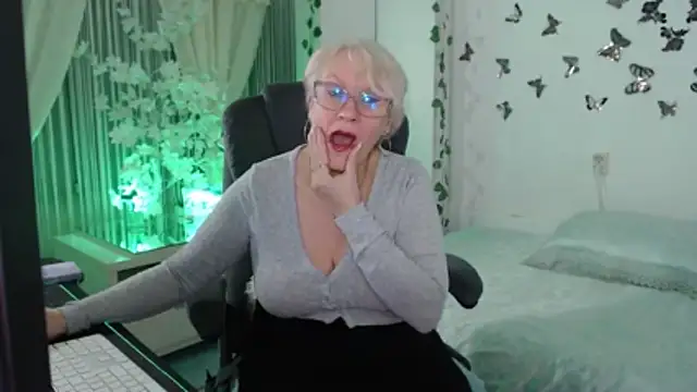 Ghertrude52 online show from February 18, 2026, 4:52 am