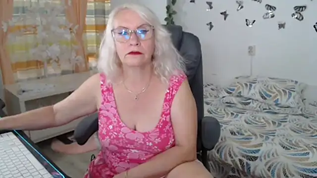 Snapshot of Ghertrude52 chatting on July 7, 2026, 6:47 am Ghertrude52 online show from July 7, 2026, 6:47 am