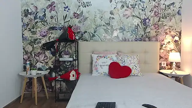 RoseDiamond06 online show from June 4, 2026, 1:28 pm