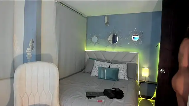 sexycouple4u online show from February 2, 2025, 7:20 am