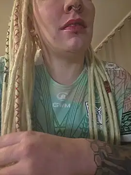 Snapshot of PinkTheHawk chatting on July 10, 2026, 9:56 am PinkTheHawk online show from July 10, 2026, 9:56 am