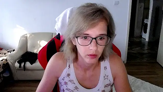 Snapshot of SexxyLety chatting on September 10, 2025, 6:02 am SexxyLety online show from September 10, 2025, 6:02 am