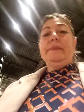 Snapshot of emma_tour chatting on December 11, 2024, 9:45 pm emma tour online show from December 11, 2024, 9:45 pm