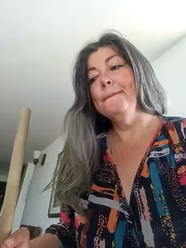 Snapshot of emma_tour chatting on December 14, 2024, 3:15 pm emma tour online show from December 14, 2024, 3:15 pm