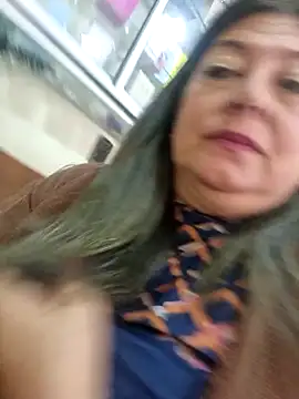 Snapshot of emma_tour chatting on December 20, 2024, 2:05 pm emma tour online show from December 20, 2024, 2:05 pm