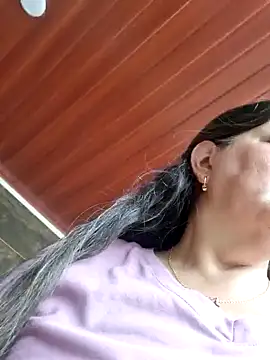 Snapshot of emma_tour chatting on January 4, 2025, 1:21 pm emma tour online show from January 4, 2025, 1:21 pm