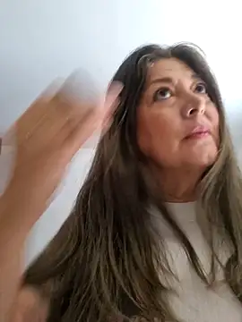 Snapshot of emma_tour chatting on January 11, 2025, 2:36 pm emma tour online show from January 11, 2025, 2:36 pm