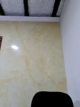 Snapshot of emma_tour chatting on January 31, 2025, 3:33 pm emma tour online show from January 31, 2025, 3:33 pm