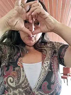 Snapshot of emma_tour chatting on February 16, 2025, 5:15 pm emma tour online show from February 16, 2025, 5:15 pm