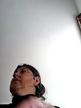 Snapshot of emma_tour chatting on February 24, 2025, 10:03 pm emma tour online show from February 24, 2025, 10:03 pm