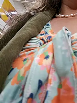 Snapshot of emma_tour chatting on October 4, 2025, 7:01 pm emma tour online show from October 4, 2025, 7:01 pm