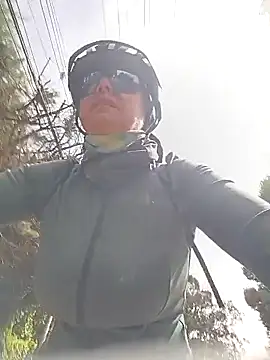 emma tour online show from April 18, 2026, 2:43 pm