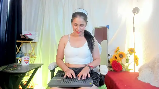 Snapshot of girasol_walton chatting on April 24, 2026, 2:30 pm girasol walton online show from April 24, 2026, 2:30 pm