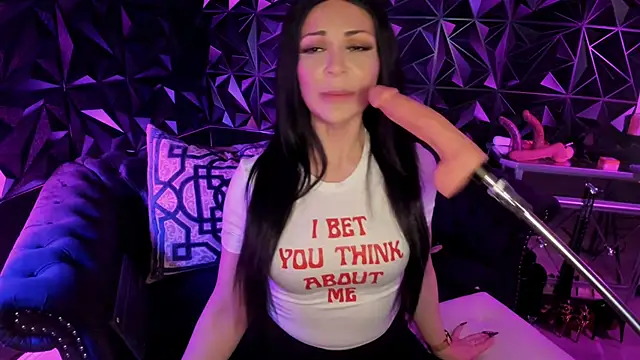 NatashaxoBangs online show from November 7, 2025, 8:14 am