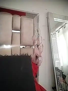 chelaqueen  online show from April 11, 2026, 6:23 pm