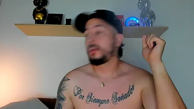 Snapshot of camilo_restrepo21 chatting on January 13, 2025, 12:30 am camilo restrepo21 online show from January 13, 2025, 12:30 am