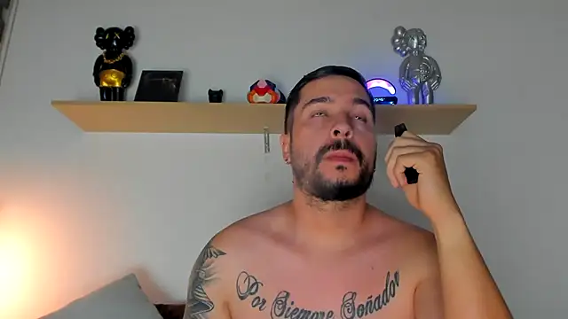 Snapshot of camilo_restrepo21 chatting on February 9, 2025, 1:44 am camilo restrepo21 online show from February 9, 2025, 1:44 am