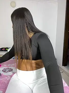 Snapshot of sandylau chatting on June 16, 2026, 8:33 pm sandylau online show from June 16, 2026, 8:33 pm