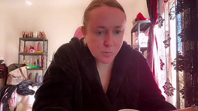 kisicaxx online show from February 24, 2026, 9:18 am