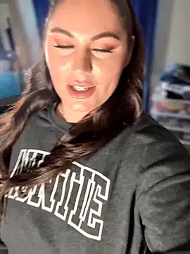 lovely beast online show from April 17, 2026, 4:10 pm