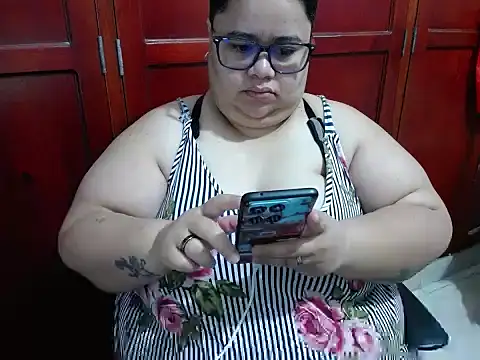 Snapshot of hotlesby4uxxx chatting on June 18, 2026, 1:59 pm hotlesby4uxxx online show from June 18, 2026, 1:59 pm
