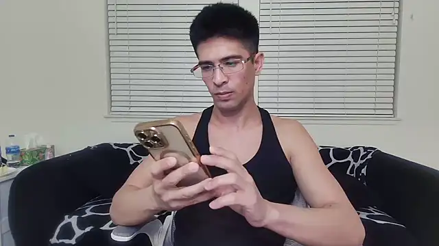 SebastianReiss online show from April 17, 2026, 4:48 am