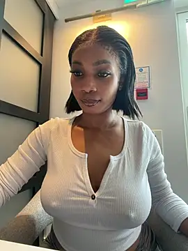 Snapshot of __Nessa__ chatting on May 14, 2026, 11:50 am Nessa online show from May 14, 2026, 11:50 am
