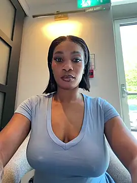 Snapshot of __Nessa__ chatting on May 24, 2026, 11:37 am Nessa online show from May 24, 2026, 11:37 am