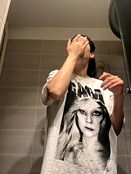 IrisBlues online show from December 5, 2025, 5:09 pm