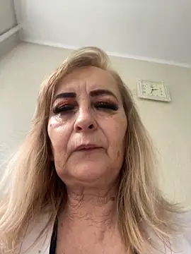 Irina2909xh online show from October 2, 2025, 11:28 am