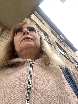 Irina2909xh online show from October 7, 2025, 1:19 pm