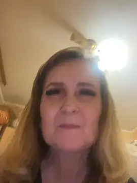 Irina2909xh online show from April 19, 2026, 7:16 pm