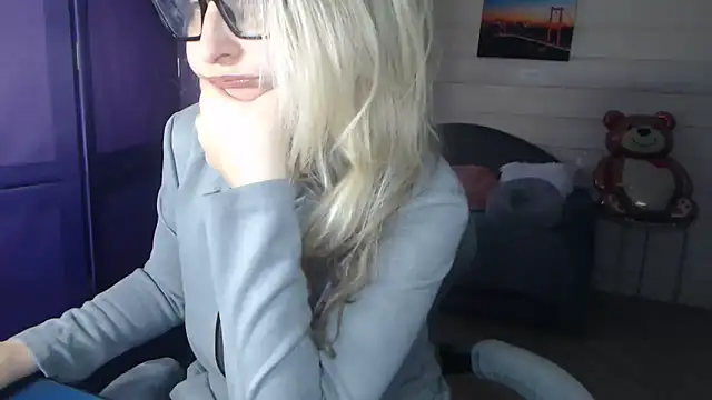 Snapshot of RubiLakros chatting on April 27, 2026, 1:42 pm RubiLakros online show from April 27, 2026, 1:42 pm