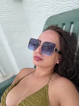 itsCassie online show from October 7, 2025, 9:50 am