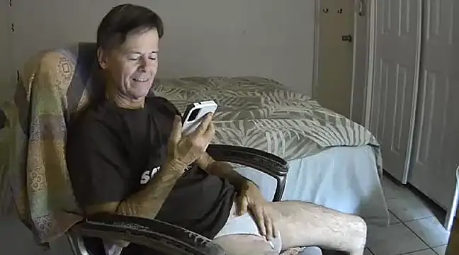 Snapshot of nakeedcowboi65 chatting on January 9, 2025, 6:17 am nakeedcowboi65 online show from January 9, 2025, 6:17 am