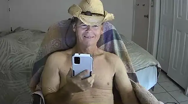 Snapshot of nakeedcowboi65 chatting on February 13, 2025, 11:17 am nakeedcowboi65 online show from February 13, 2025, 11:17 am