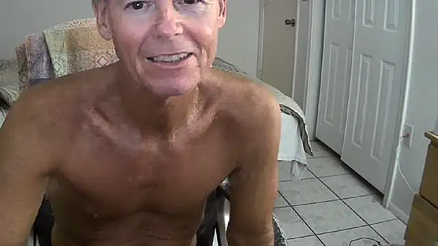 Snapshot of nakeedcowboi65 chatting on October 3, 2025, 9:56 pm nakeedcowboi65 online show from October 3, 2025, 9:56 pm