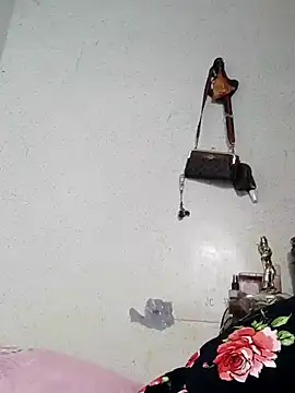 Snapshot of QueenSoreal chatting on March 13, 2025, 7:28 pm QueenSoreal online show from March 13, 2025, 7:28 pm