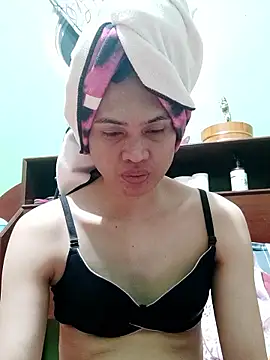 Snapshot of QueenSoreal chatting on January 10, 2026, 3:14 pm QueenSoreal online show from January 10, 2026, 3:14 pm