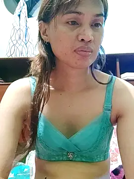 Snapshot of QueenSoreal chatting on January 13, 2026, 3:50 pm QueenSoreal online show from January 13, 2026, 3:50 pm