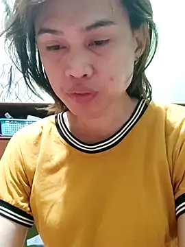 Snapshot of QueenSoreal chatting on February 3, 2026, 9:20 pm QueenSoreal online show from February 3, 2026, 9:20 pm