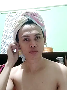 Snapshot of QueenSoreal chatting on February 11, 2026, 2:22 pm QueenSoreal online show from February 11, 2026, 2:22 pm